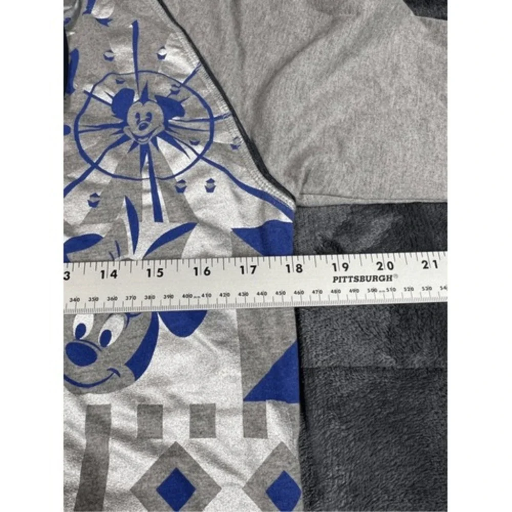 Disney full zip Grey Big print Hooded Sweater size M‎